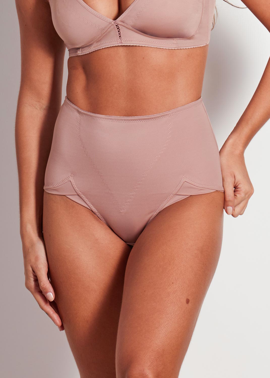Cinta Abdominal Modeladora Em Cetinete de Alta Compressão Elegance CASTANHA