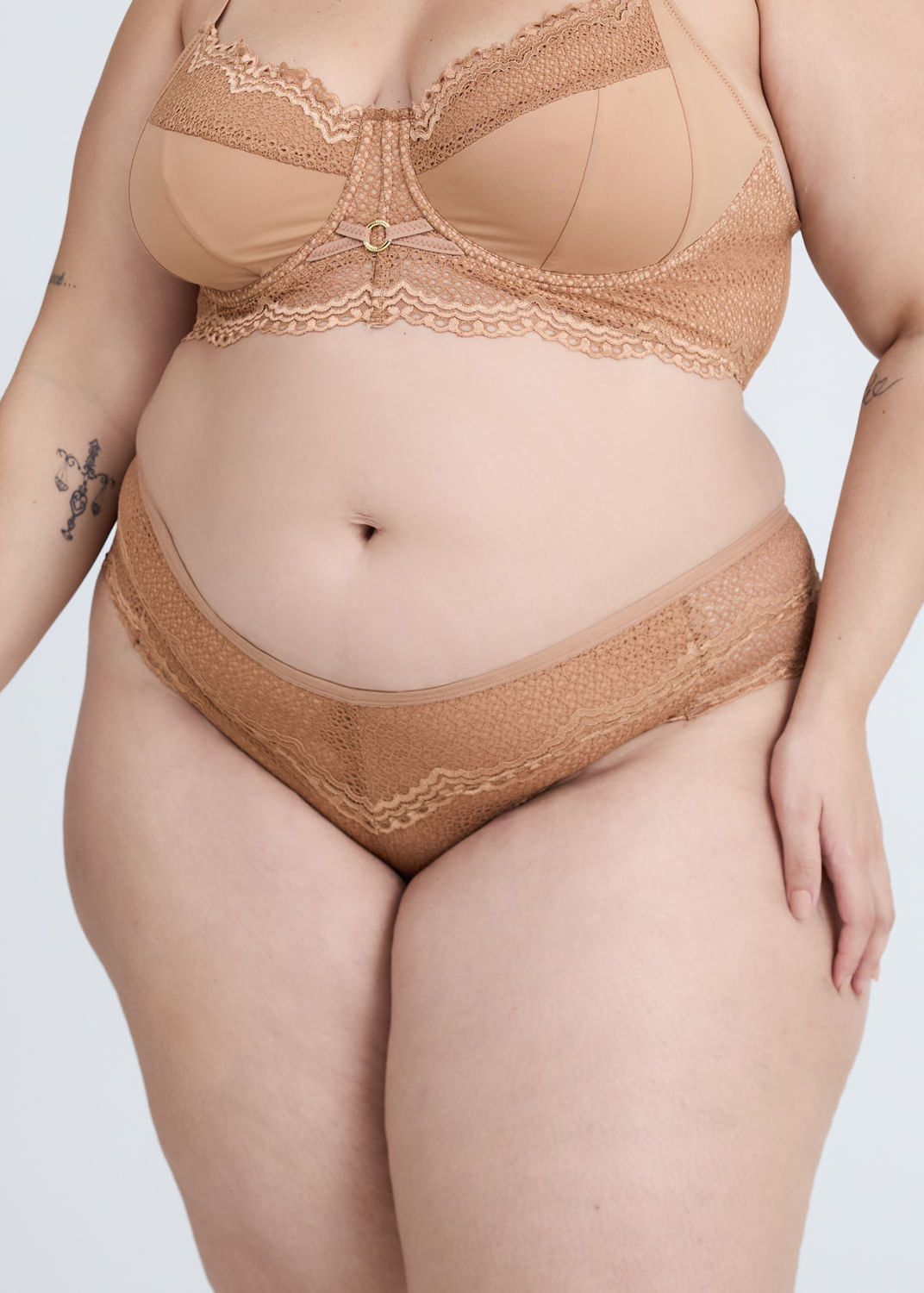 Calcinha Biquíni em Renda Plus Size Ágata BRONZE